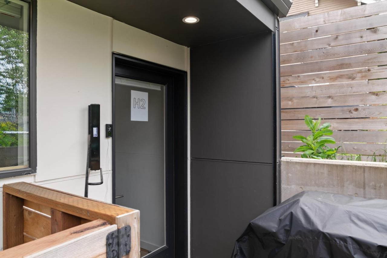Modern Apartment Near Light Rail Seattle Kültér fotó